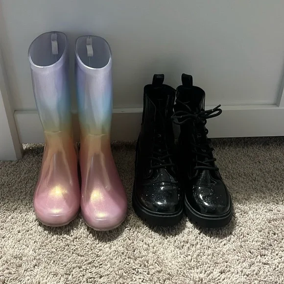 VEUC worn 1x each rain boots and black boots - Picture 1 of 8